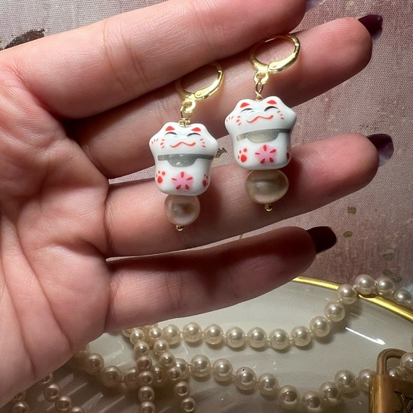 🎎 Handmade LUCKY CAT Maneki-Neko Earrings🎎 - Picture 2 of 10